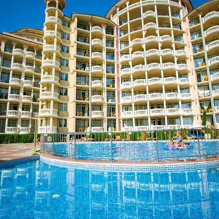 Andalucia Beach - Sea Viev Apartments Elenite Kültér fotó