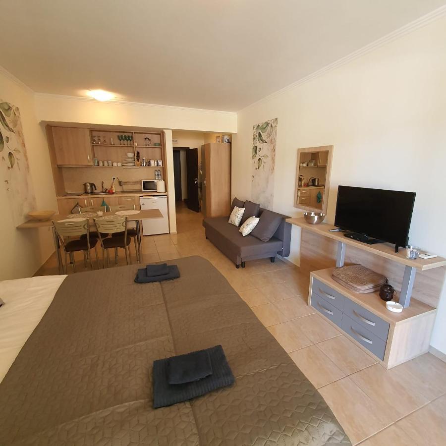 Andalucia Beach - Sea Viev Apartments Elenite Kültér fotó