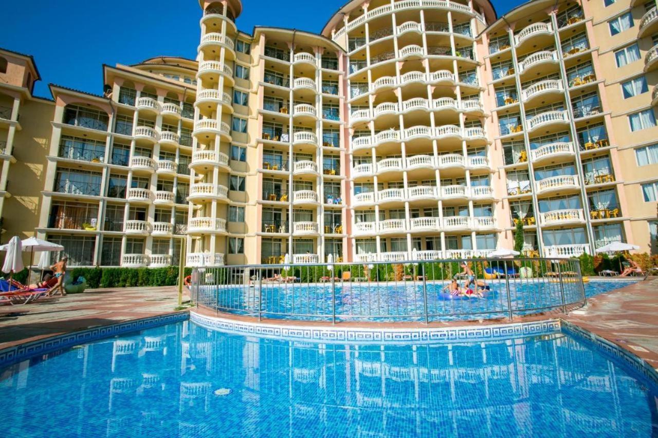 Andalucia Beach - Sea Viev Apartments Elenite Kültér fotó
