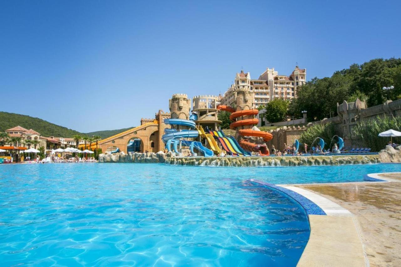 Andalucia Beach - Sea Viev Apartments Elenite Kültér fotó