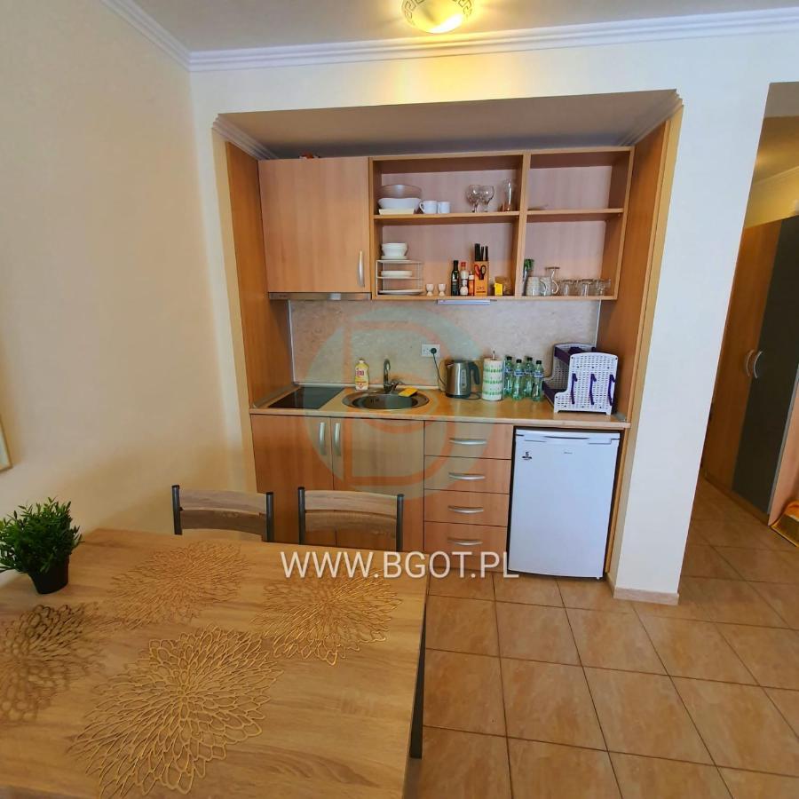 Andalucia Beach - Sea Viev Apartments Elenite Kültér fotó