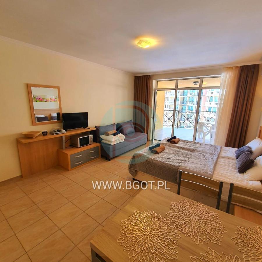 Andalucia Beach - Sea Viev Apartments Elenite Kültér fotó
