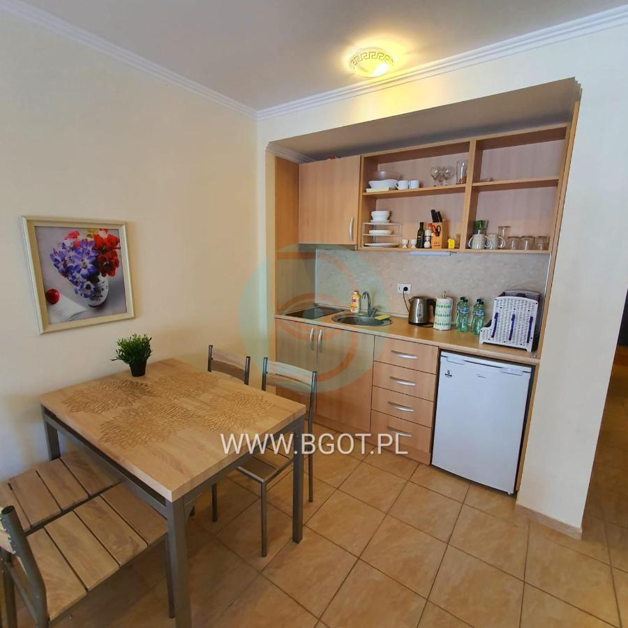 Andalucia Beach - Sea Viev Apartments Elenite Kültér fotó